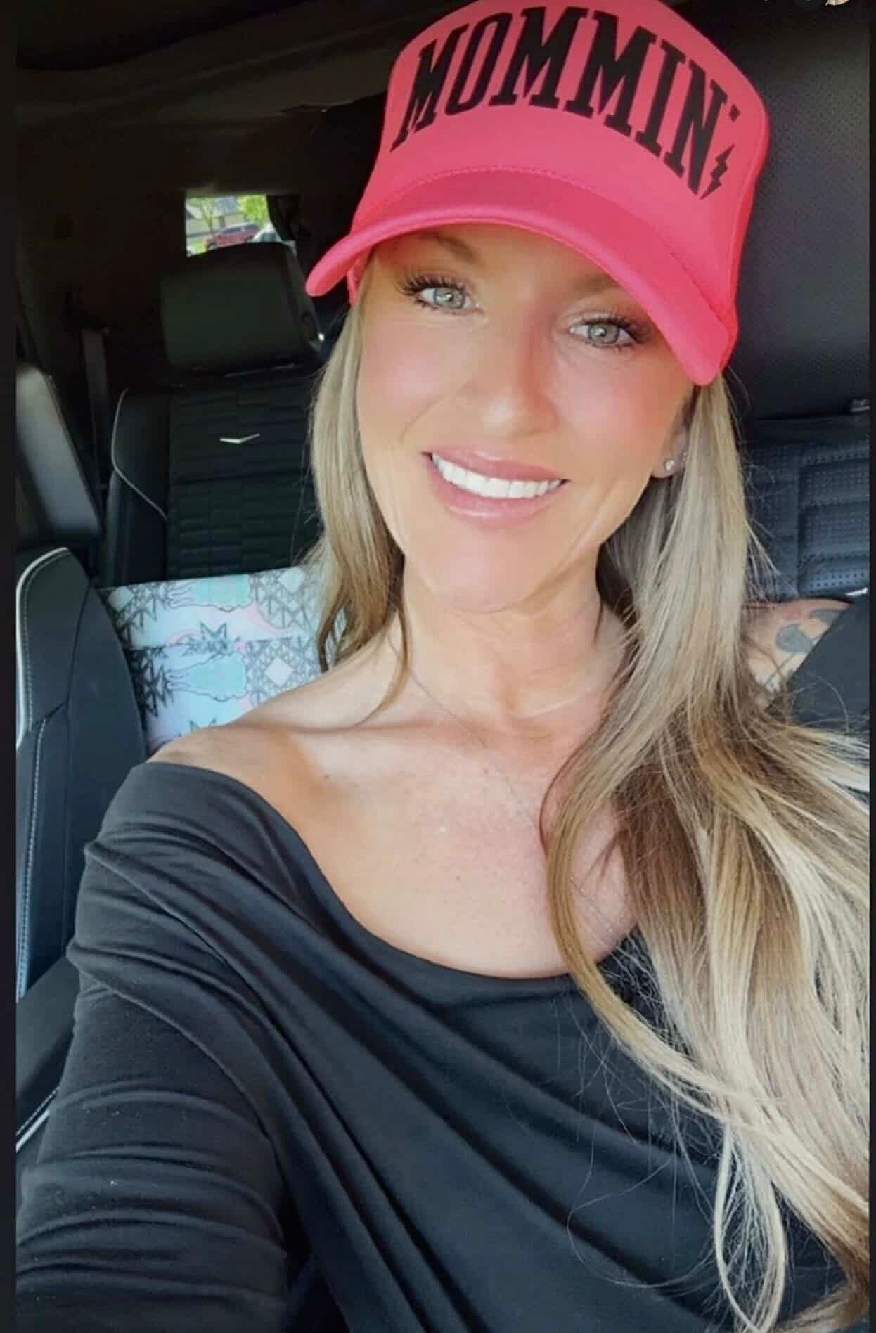 Mommin’ Trucker Hat |Hot Pink - Barely Tamed